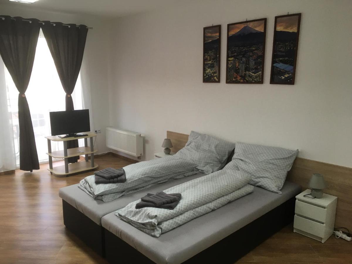 Konde Apartments B Dunajská Streda Exteriör bild